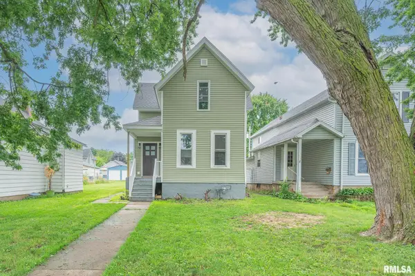 617 6th Avenue S, Clinton, IA 52732