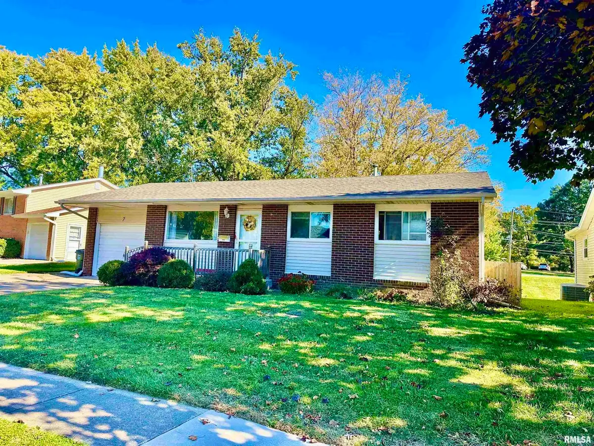 7 Vista Court, Davenport, IA 52806 - Image #1