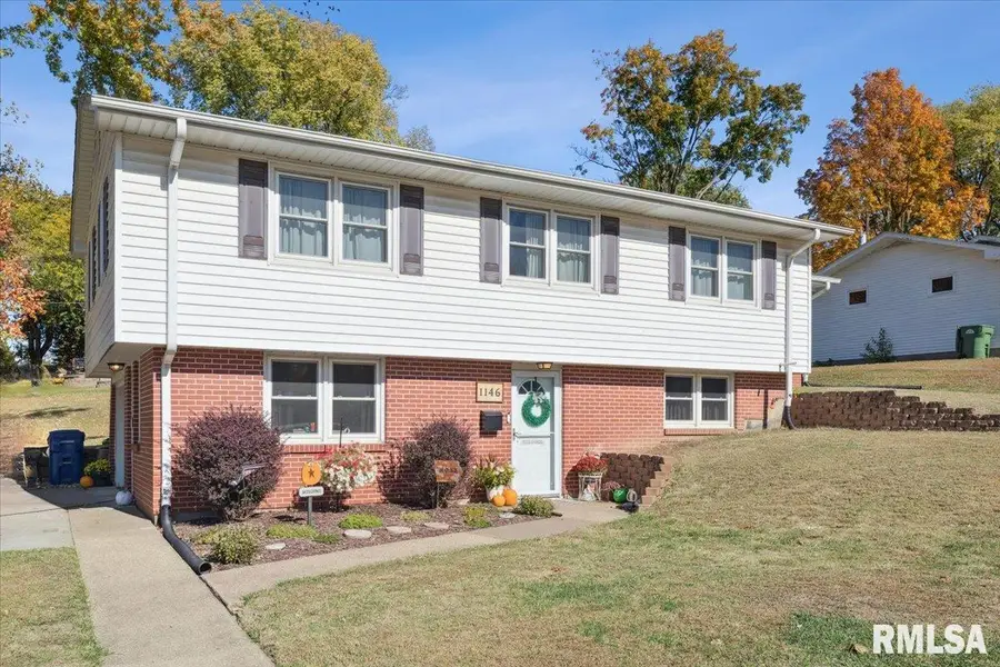 1146 6th Avenue N, Clinton, IA 52732 - Image #2