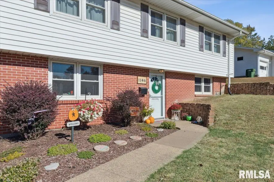 1146 6th Avenue N, Clinton, IA 52732 - Image #3