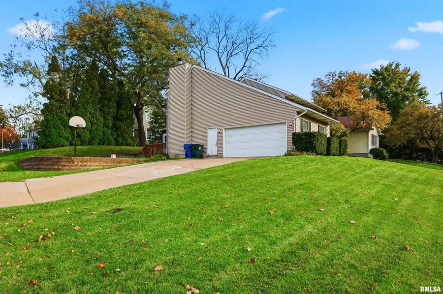 2131 Lorton Avenue, Davenport, IA 52803 - Image #3