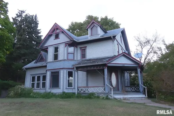 1202 Adams Street, Davenport, IA 52803