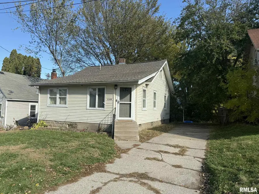 2209 39th Street, Rock Island, IL 61201 - Image #2
