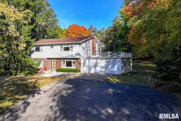 910 2nd Avenue S, Clinton, IA 52732