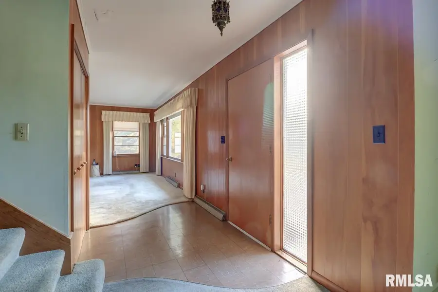 910 2nd Avenue S, Clinton, IA 52732 - Image #3