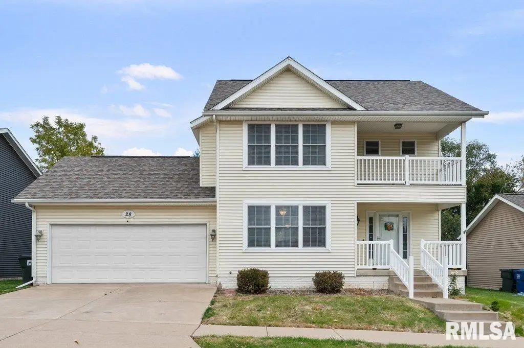 28 W Village Circle, Davenport, IA 52806 - Image #1