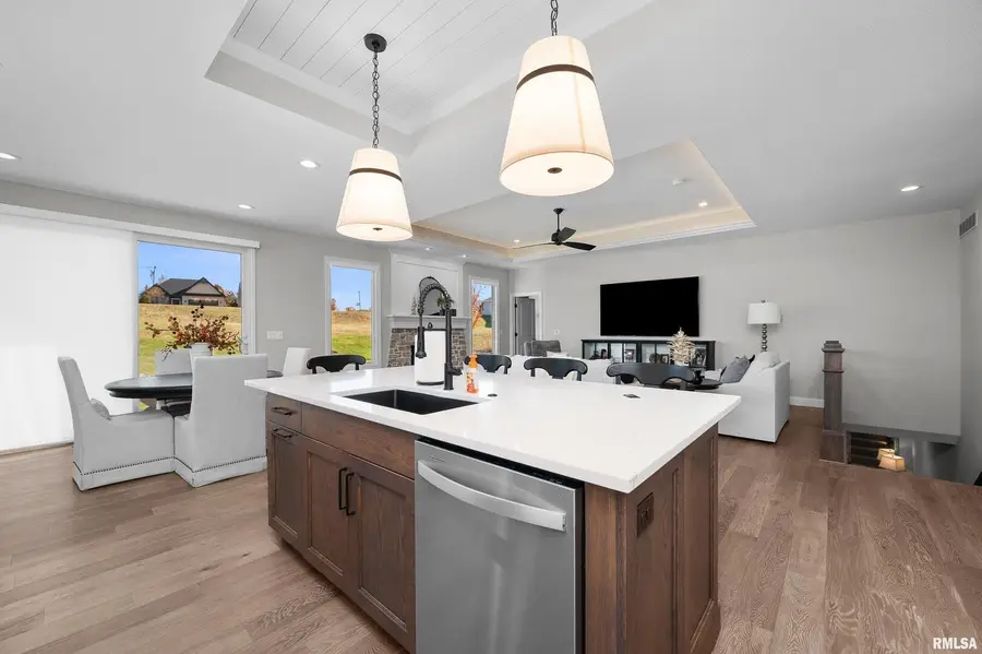 4345 Prestwick Ct Court, Bettendorf, IA 52722 - Image #3