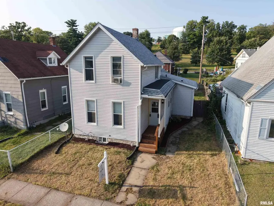 1824 W 8th Street, Davenport, IA 52802 - Image #2