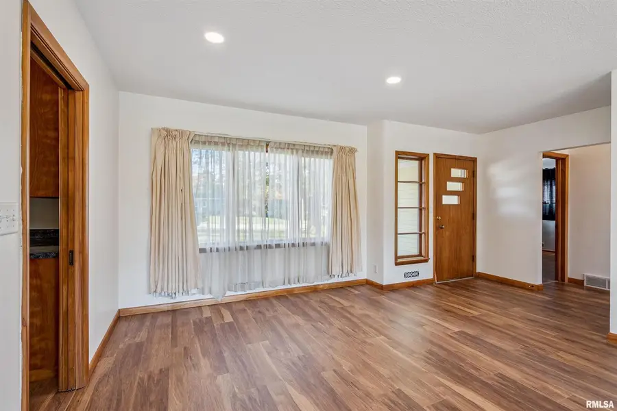 4132 Rodeo Rd Road, Davenport, IA 52806 - Image #3