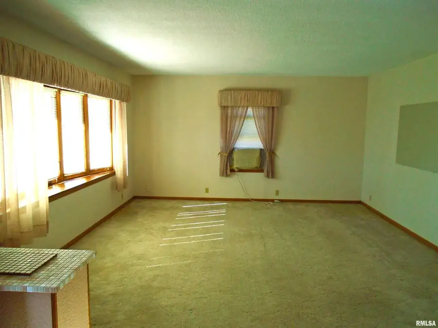 702 High Street, Dixon, IA 52745 - Image #2