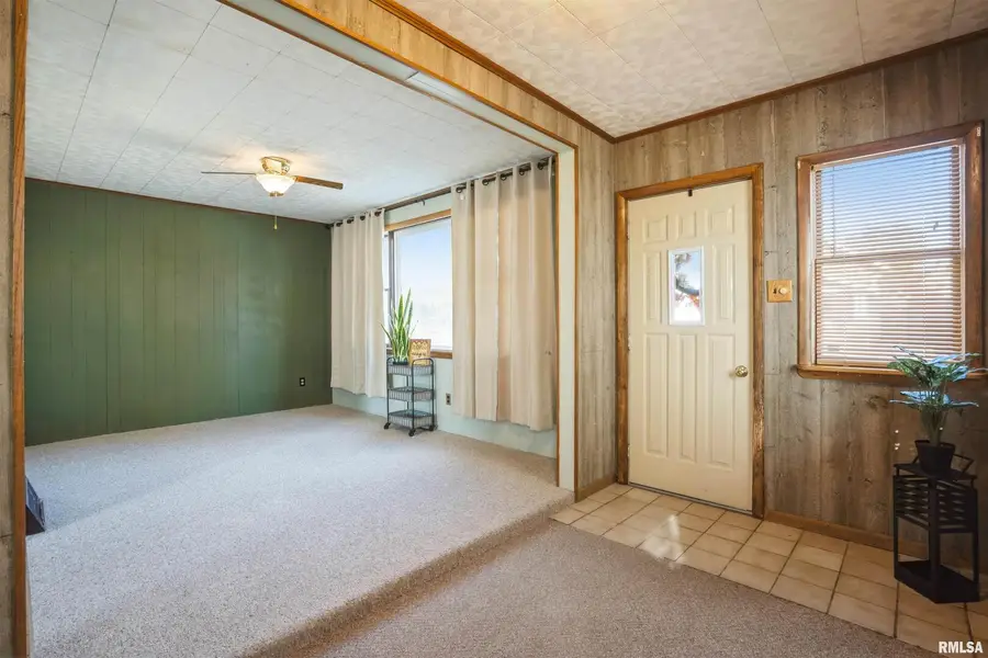 837 14th Avenue S, Clinton, IA 52732 - Image #3