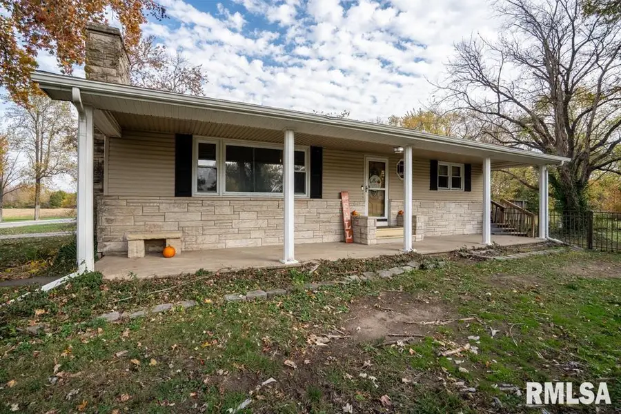 302 E Benedict Street, Valier, IL 62891 - Image #2