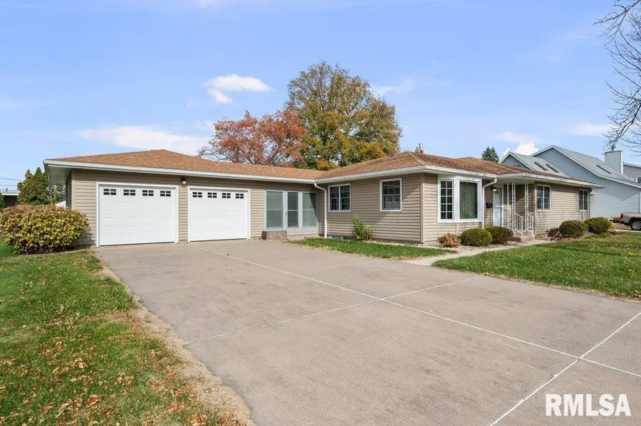 815 Oaklawn Avenue, East Moline, IL 61244 - Image #2