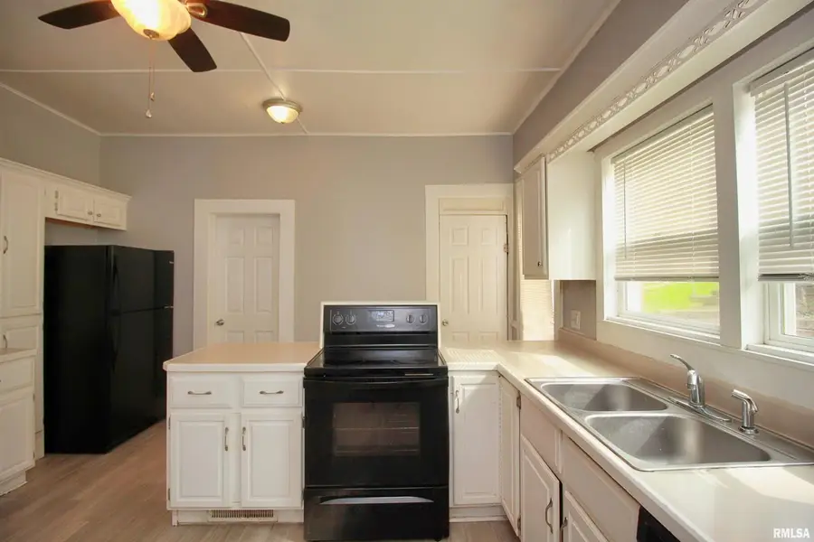 817 Marquette Street, Davenport, IA 52804 - Image #3