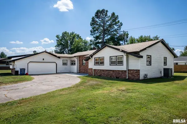 902 Fairlane Drive, Marion, IL 62959