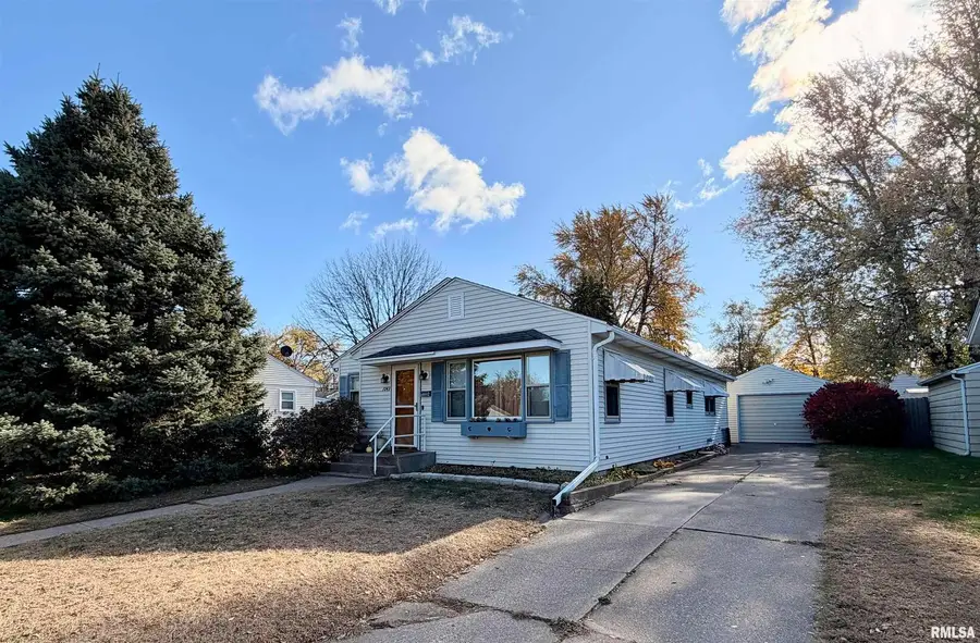 1043 14th Avenue S, Clinton, IA 52732 - Image #2