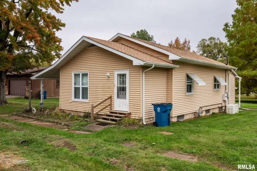308 W Flora Street, Valier, IL 62891 - Image #2