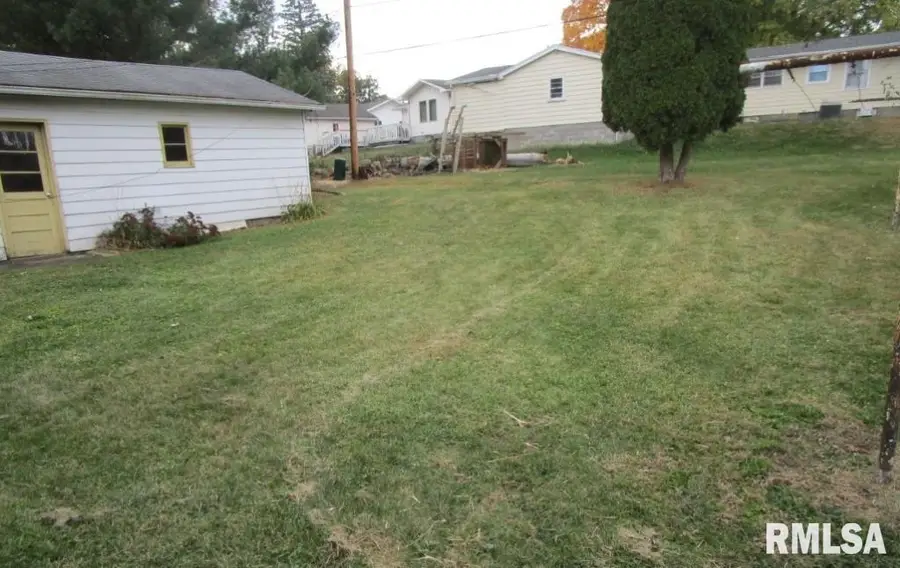 600 N 12th Street, Clinton, IA 52732 - Image #2