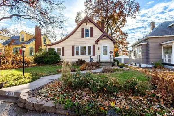 2811 E 18th St Street, Davenport, IA 52803