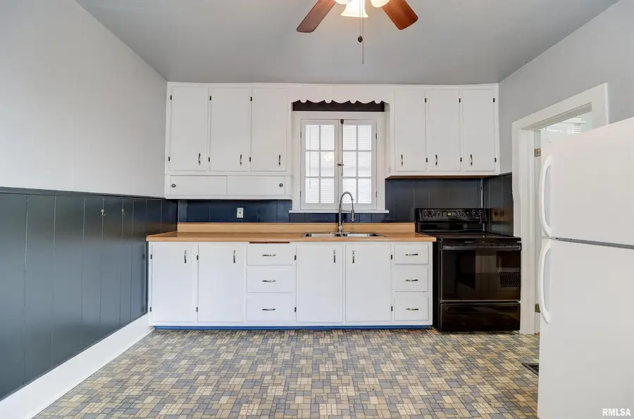 1913 Pershing Boulevard, Clinton, IA 52732 - Image #3