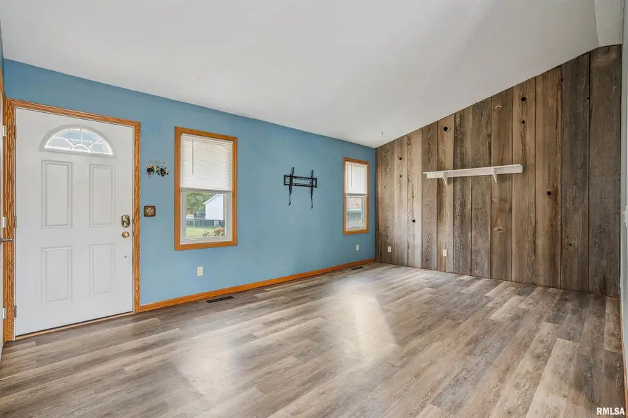 4618 Fillmore Lane, Davenport, IA 52806 - Image #2