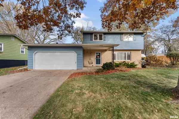 2326 Kingsway Drive, Bettendorf, IA 52722