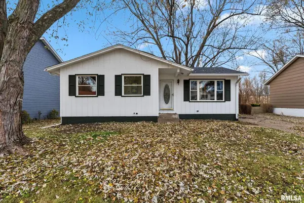 5812 Hillandale Rd Road, Davenport, IA 52806