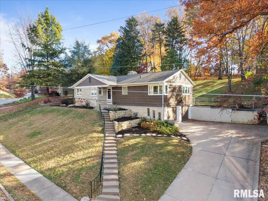 1 Kenwood Avenue, Davenport, IA 52803 - Image #3