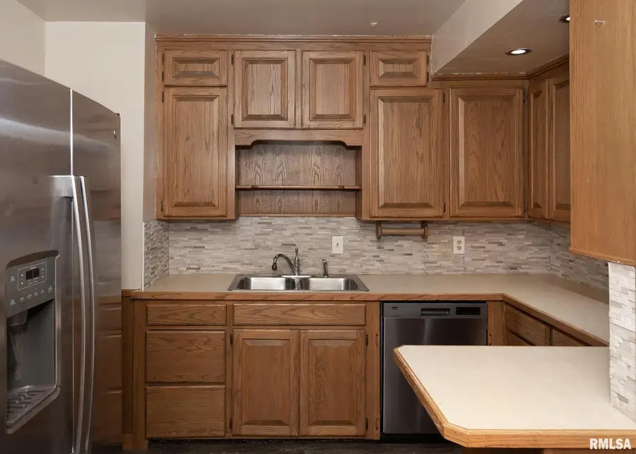 3017 Bellevue Avenue, Bettendorf, IA 52722 - #3