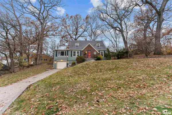 2019 11th Street Place, East Moline, IL 61244