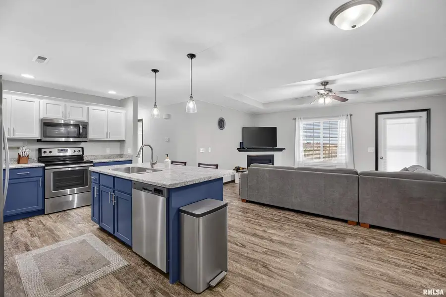 300 E Franklin Street #203, Eldridge, IA 52748 - Image #3