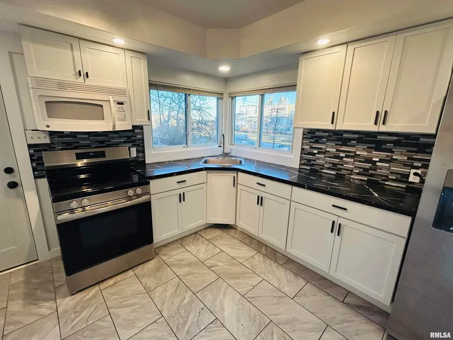 2401 Prospect Avenue, Clinton, IA 52732 - Image #3