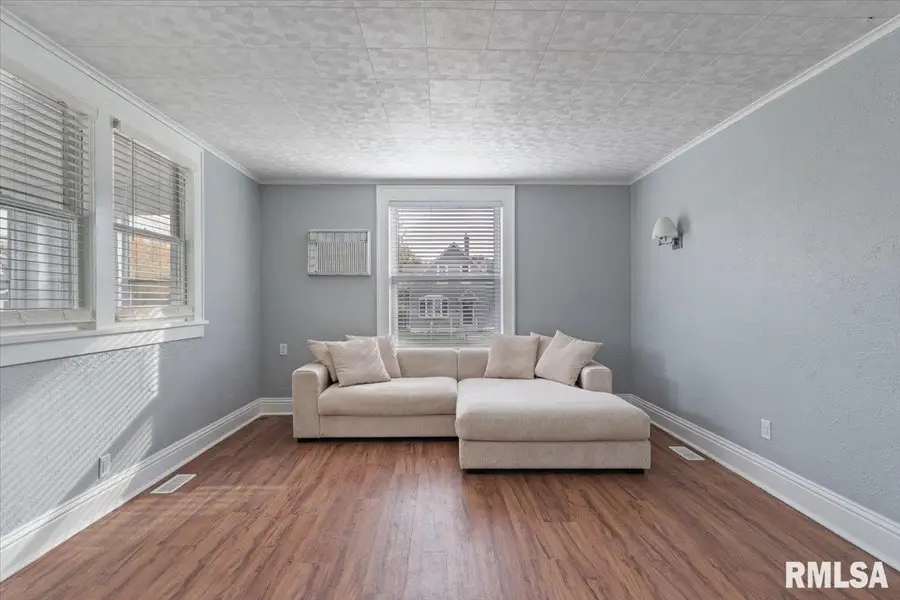 1604 N Division Street, Davenport, IA 52804 - Image #2