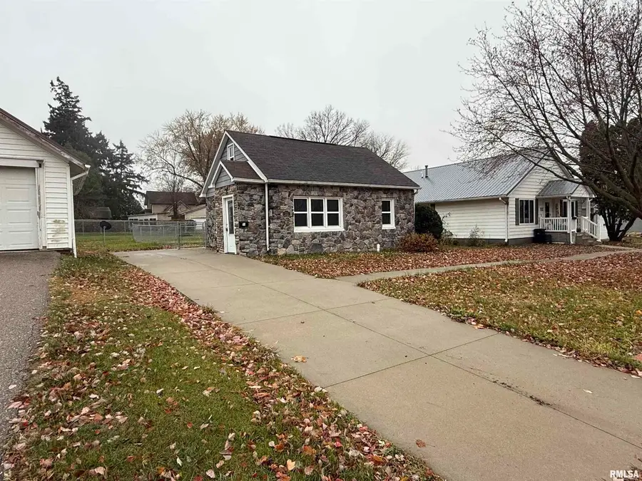 511 W 8th Street, Tipton, IA 52772 - #2