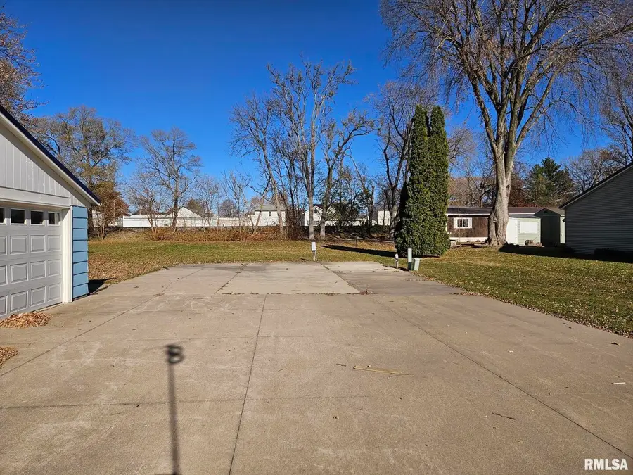 313 E 3rd Street, Wilton, IA 52778 - #2