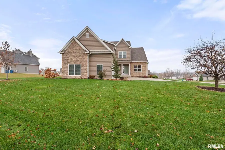27 Blackstone Cir Circle, Le Claire, IA 52753 - #2