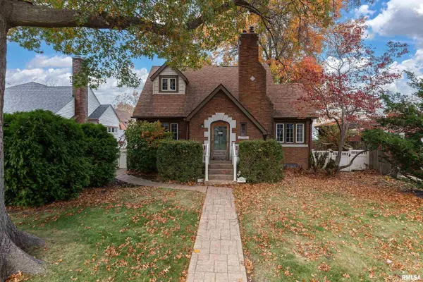 2911 25th Avenue, Moline, IL 61265