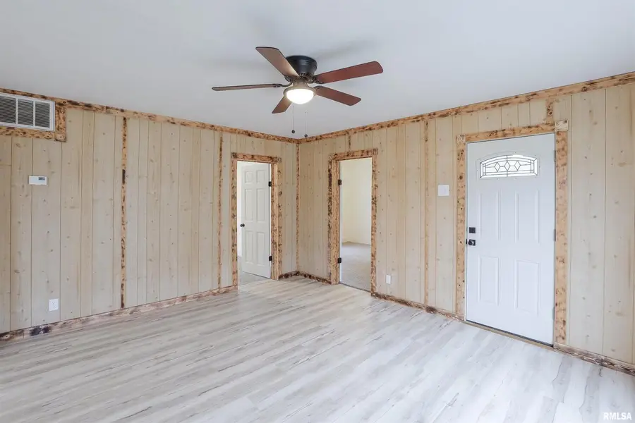 506 W Poplar Street, West Frankfort, IL 62896 - Image #2