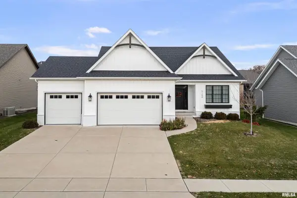 5188 S Richmond Circle, Bettendorf, IA 52722
