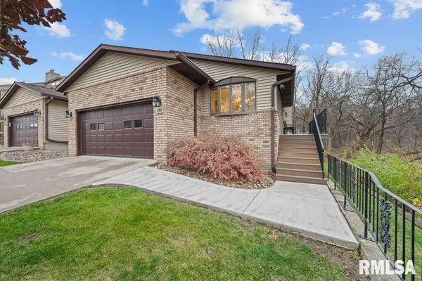 880 47th Avenue #2, East Moline, IL 61244