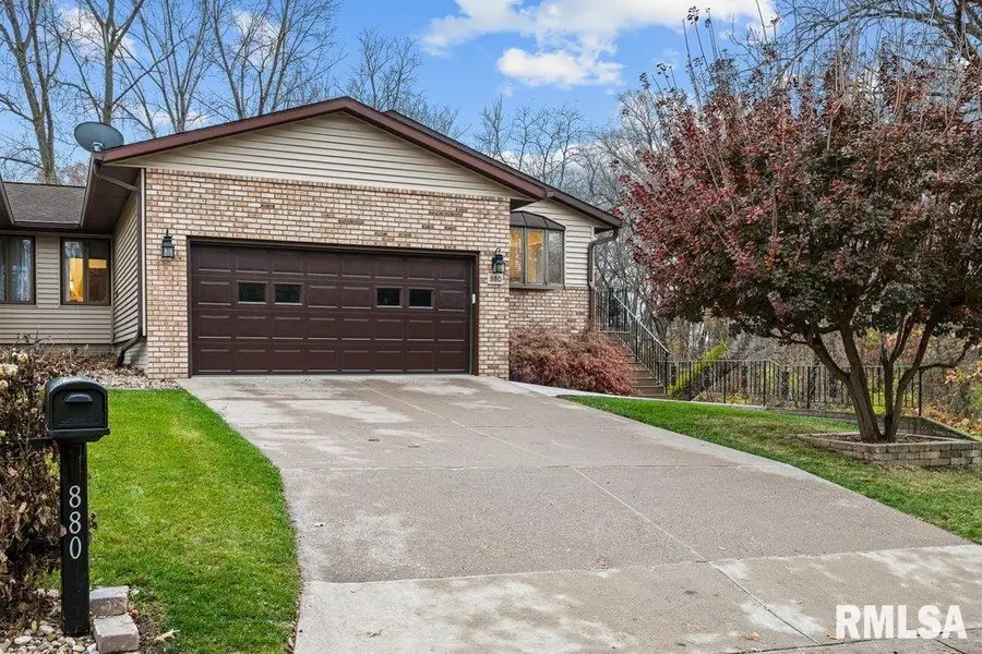 880 47th Avenue #2, East Moline, IL 61244 - Image #2