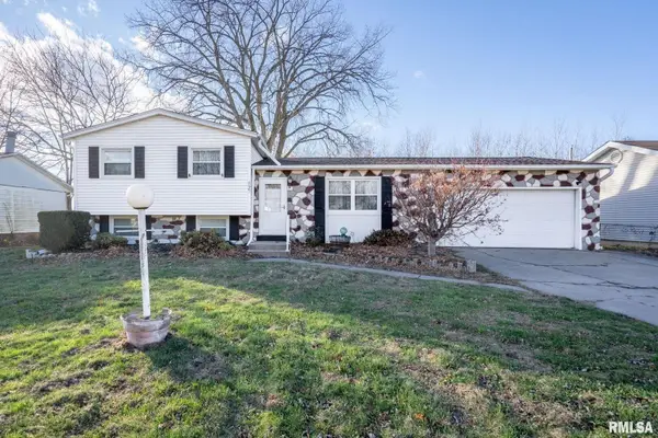 827 9th Street, Colona, IL 61241