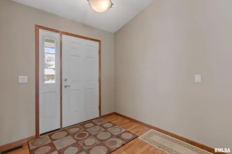 6112 34th Avenue A Court, Moline, IL 61265 - Image #3