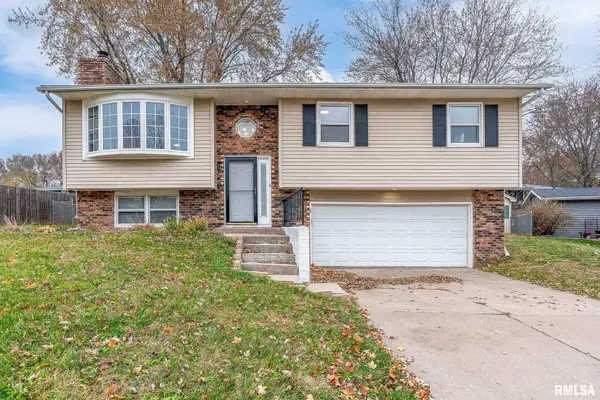 2530 Saint Johns Court, Bettendorf, IA 52722