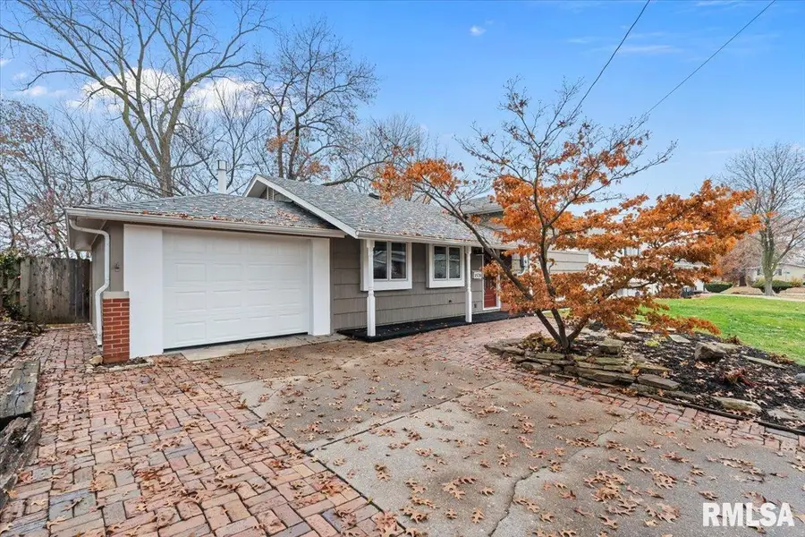 1520 Parklane Dr Drive, Bettendorf, IA 52722 - #2