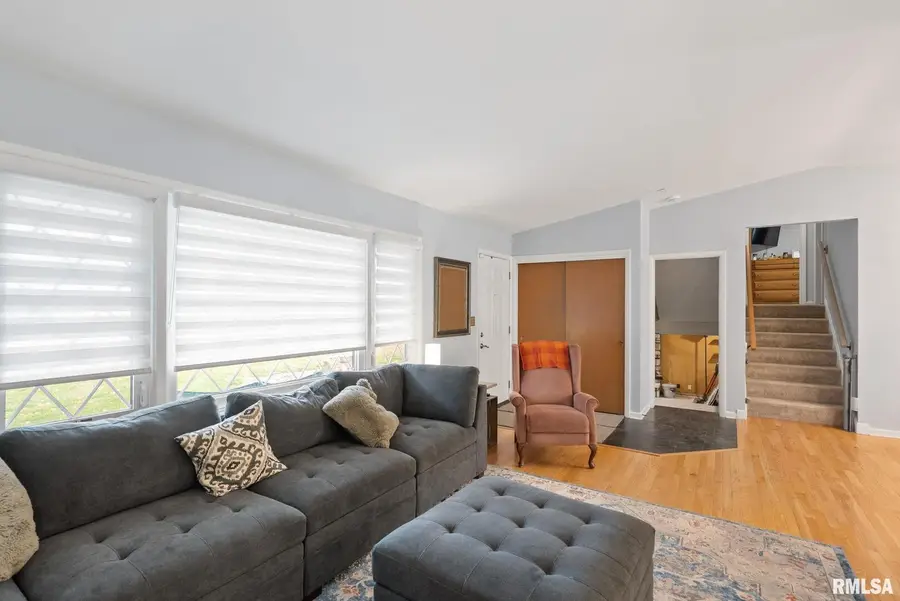 9 Parkwood Drive, Davenport, IA 52803 - Image #3