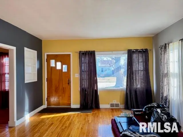 2918 Pershing Boulevard, Clinton, IA 52732 - Image #2