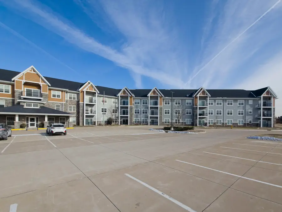 2592 Middle Road #313, Bettendorf, IA 52722 - Image #2