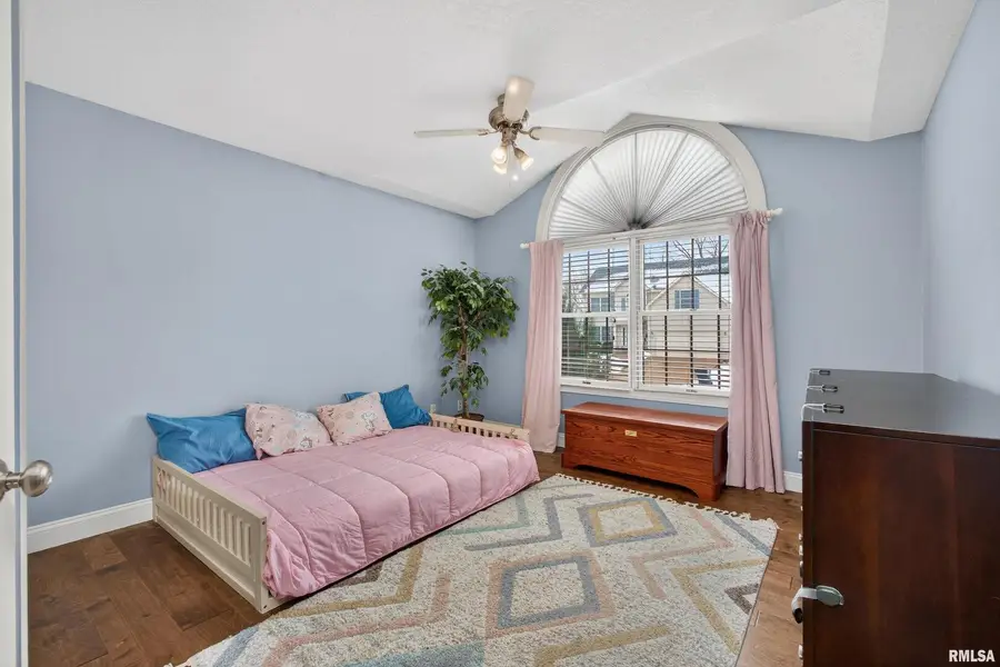 6733 Brookview Lane, Davenport, IA 52806 - Image #3