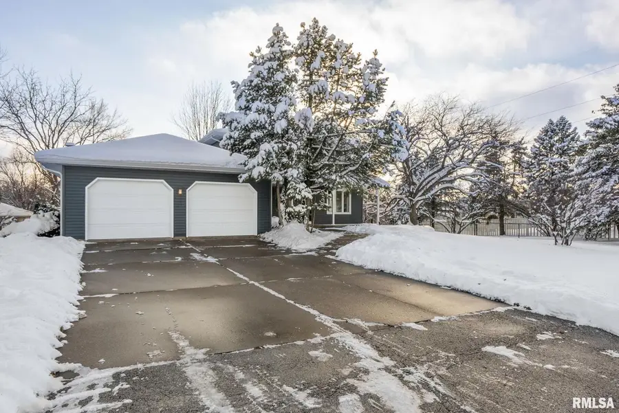 4705 Forest Grove Court, Davenport, IA 52807 - Image #3